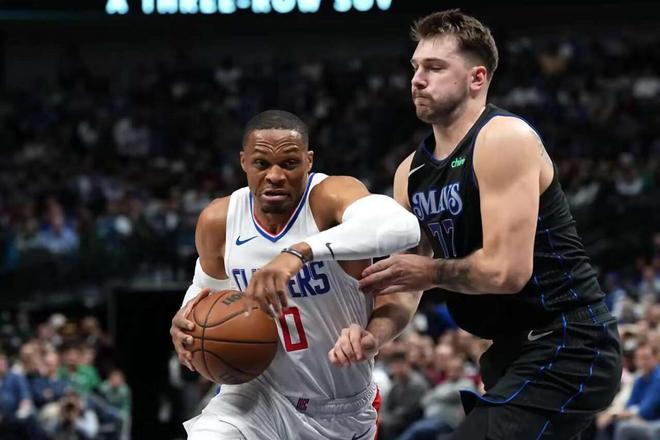 双打破大O尘封记录二哥威少的历史时刻AG真人平台NBA历史连续3季场均三(图1)