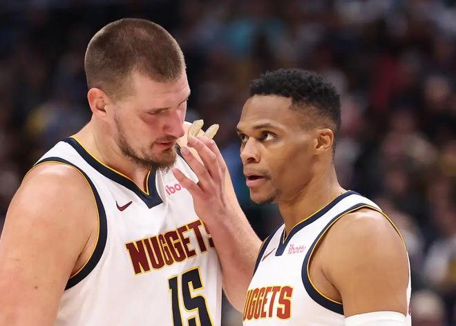 双打破大O尘封记录二哥威少的历史时刻AG真人平台NBA历史连续3季场均三(图5)
